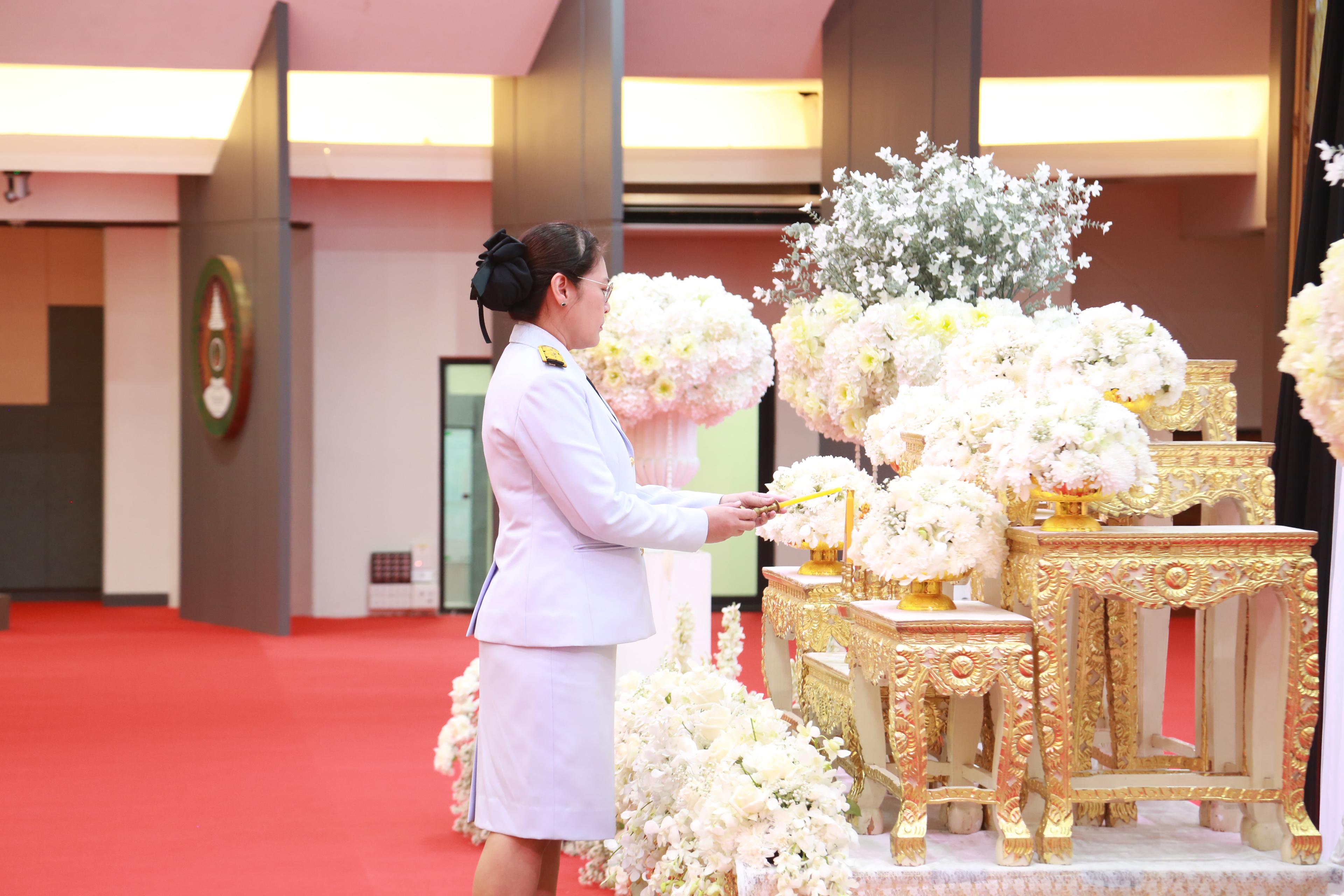 1. พิธีถวายความอาลัยน้อมรำลึกในพระมหากรุณาธิคุณ สมเด็จพระนางเจ้าสิริกิติ์ พระบรมราชินีนาถ พระบรมราชชนนีพันปีหลวง